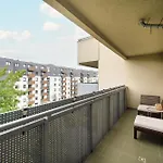 Rodzinne Z Parkingiem Sky Tower Centrum By Renters * 브로츠와프