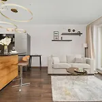 Rodzinne Z Parkingiem Sky Tower Centrum By Renters 아파트
