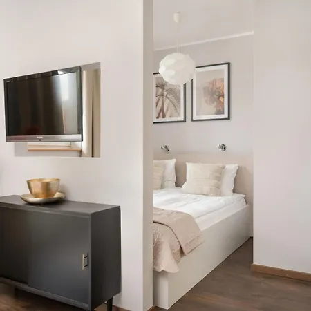 Rodzinne Z Parkingiem Sky Tower Centrum By Renters Appartement