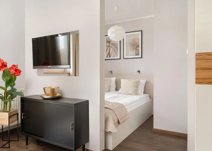 Rodzinne Z Parkingiem Sky Tower Centrum By Renters Apartment