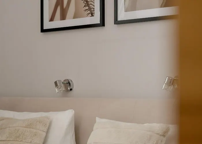 Rodzinne Z Parkingiem Sky Tower Centrum By Renters Apartment *