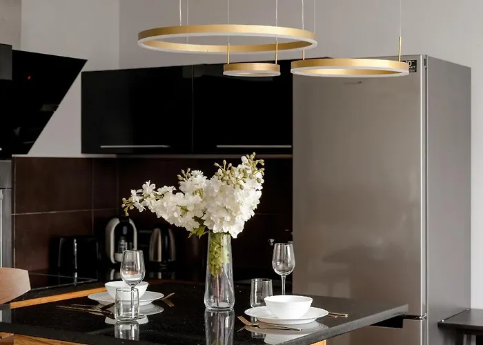 Apartment Rodzinne Z Parkingiem Sky Tower Centrum By Renters