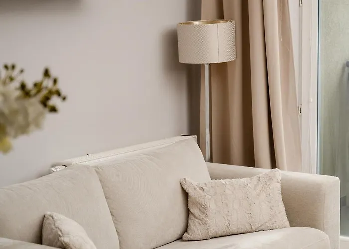 Rodzinne Z Parkingiem Sky Tower Centrum By Renters Apartment *