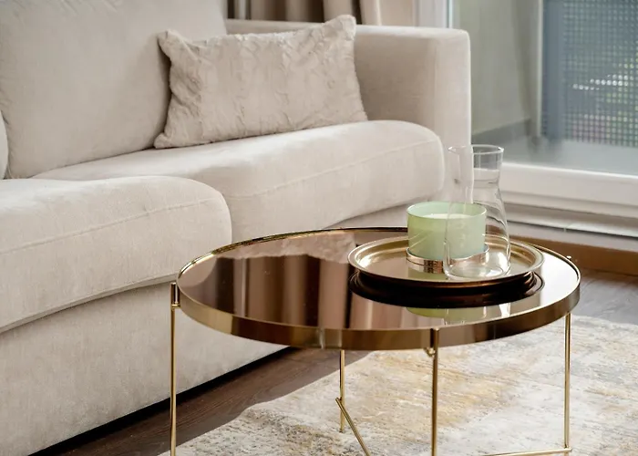 Apartment Rodzinne Z Parkingiem Sky Tower Centrum By Renters