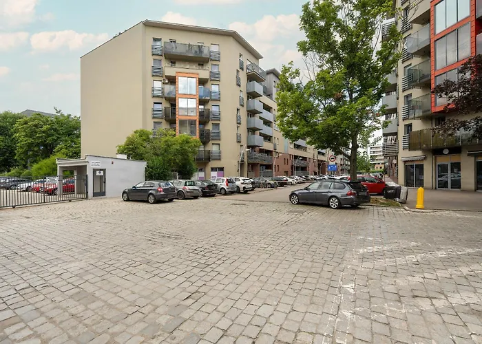 Rodzinne Z Parkingiem Sky Tower Centrum By Renters * Wroclaw