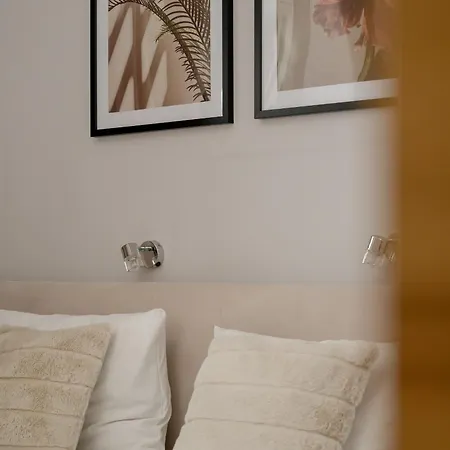 Rodzinne Z Parkingiem Sky Tower Centrum By Renters شقة *