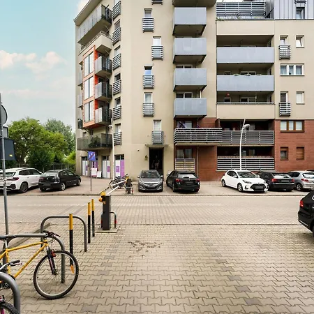 Rodzinne Z Parkingiem Sky Tower Centrum By Renters فروتسواف