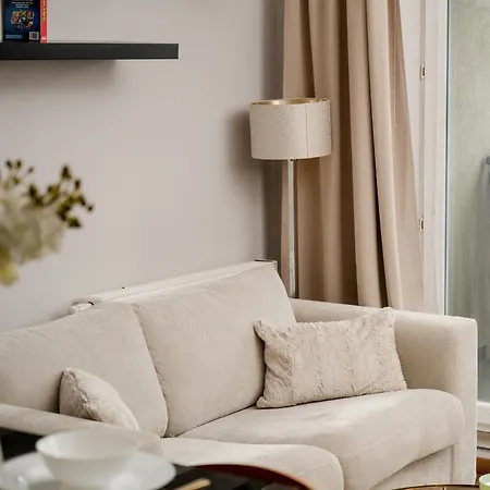 Rodzinne Z Parkingiem Sky Tower Centrum By Renters Apartment *