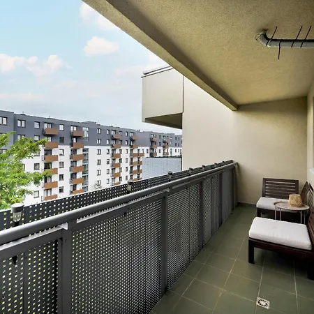 アパート Rodzinne Z Parkingiem Sky Tower Centrum By Renters ヴロツワフ
